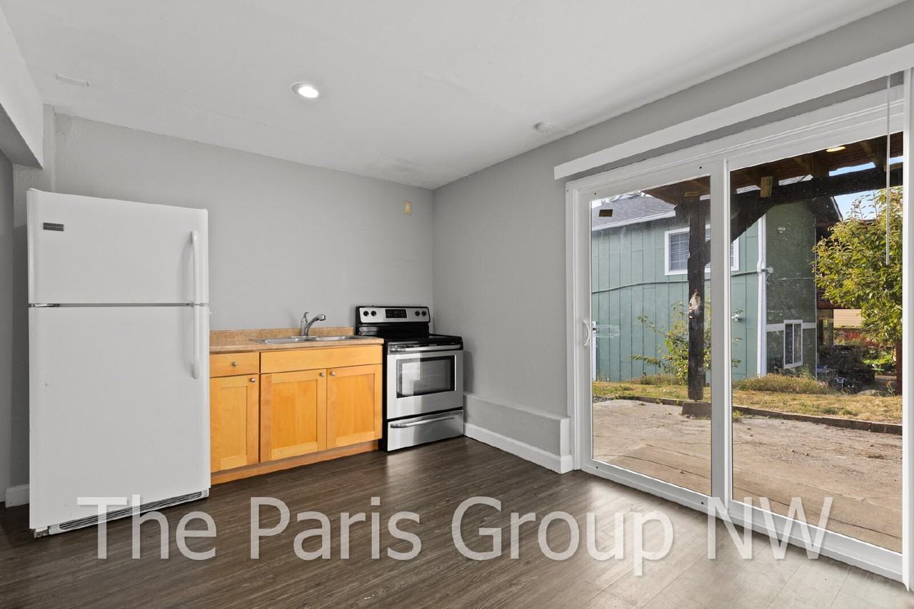 1500 Sw Myrtle St - Photo 4 of 50