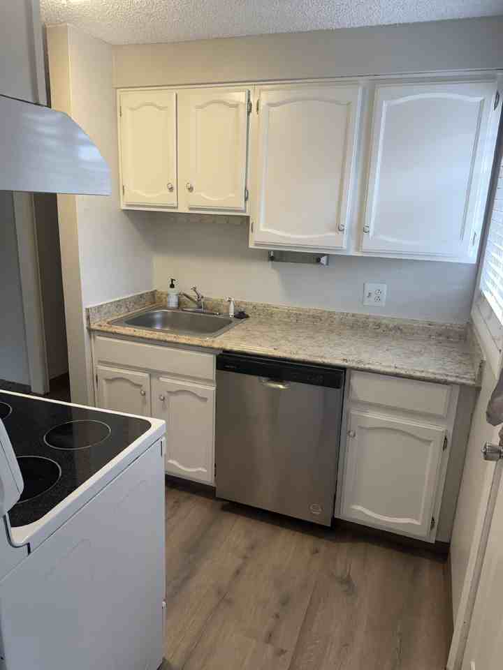 3109 S Fox St - Photo 5 of 10