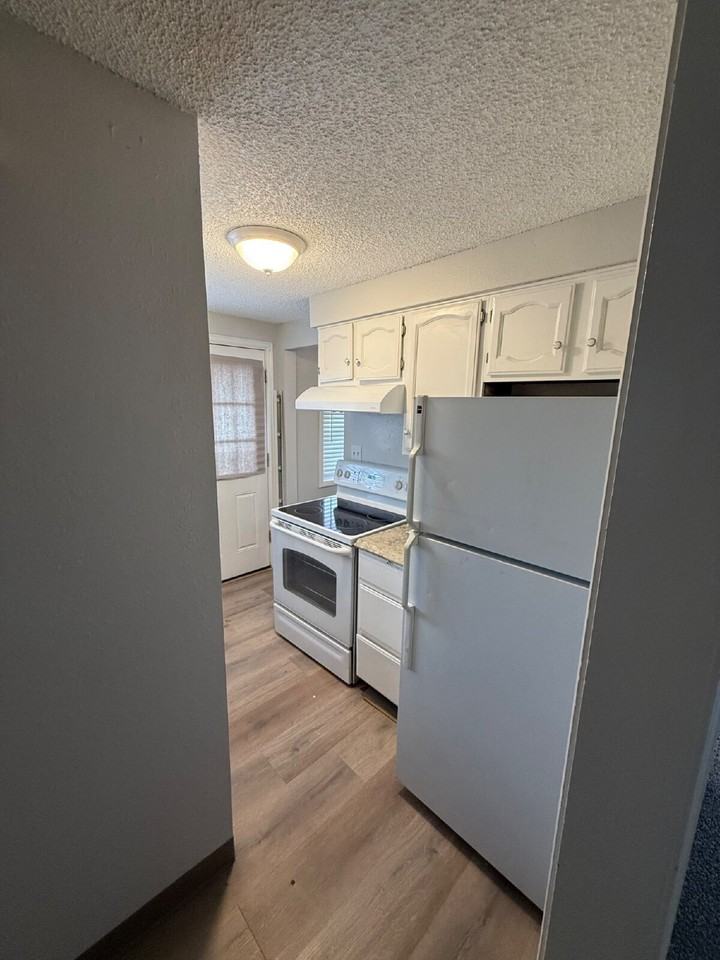 3109 S Fox St - Photo 6 of 10