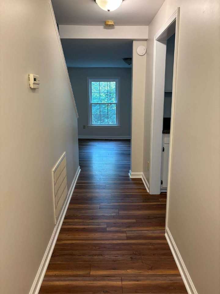 305 Rose Hill Ave - Photo 3 of 36