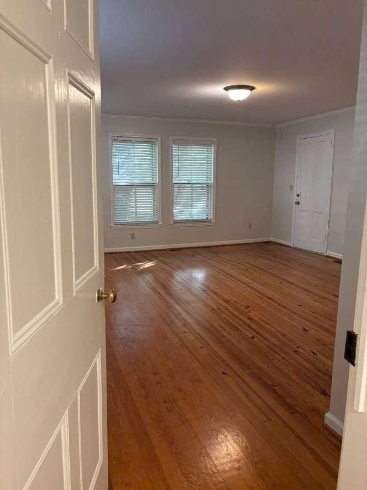 305 Rose Hill Ave - Photo 4 of 36