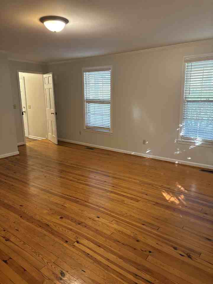 305 Rose Hill Ave - Photo 6 of 36