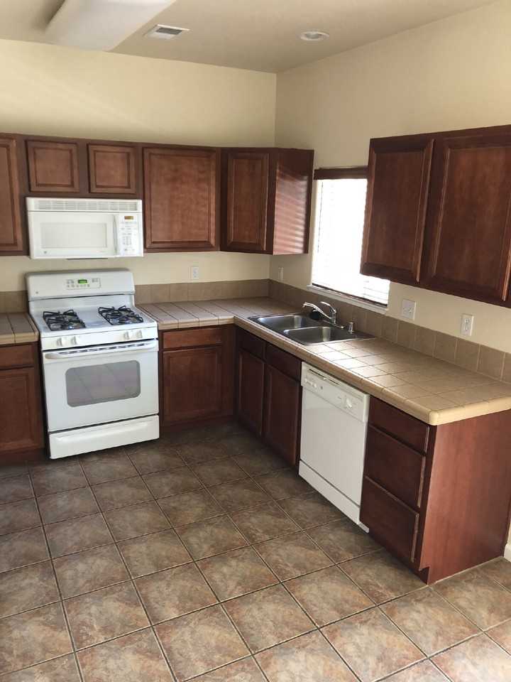 4220 Amber Marie Ln - Photo 5 of 18