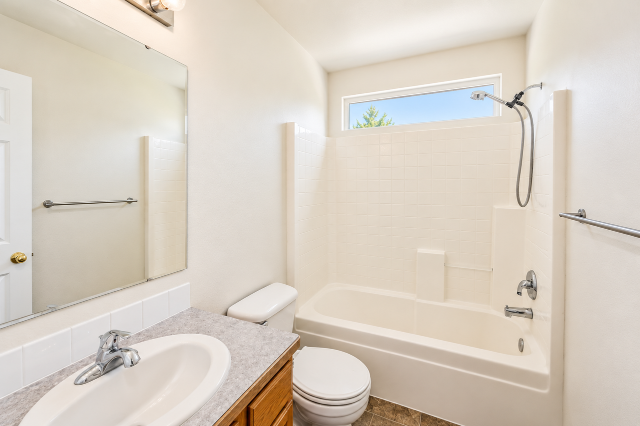 4220 E Iris Ct - Photo 5 of 15