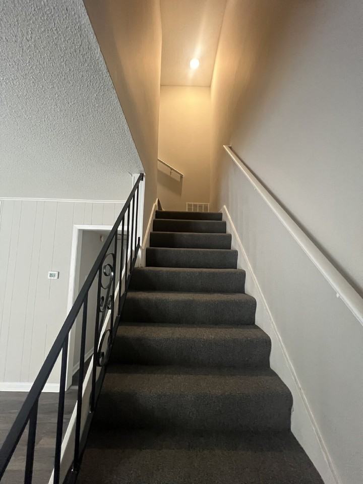 3134 Monterrey Sq - Photo 5 of 12
