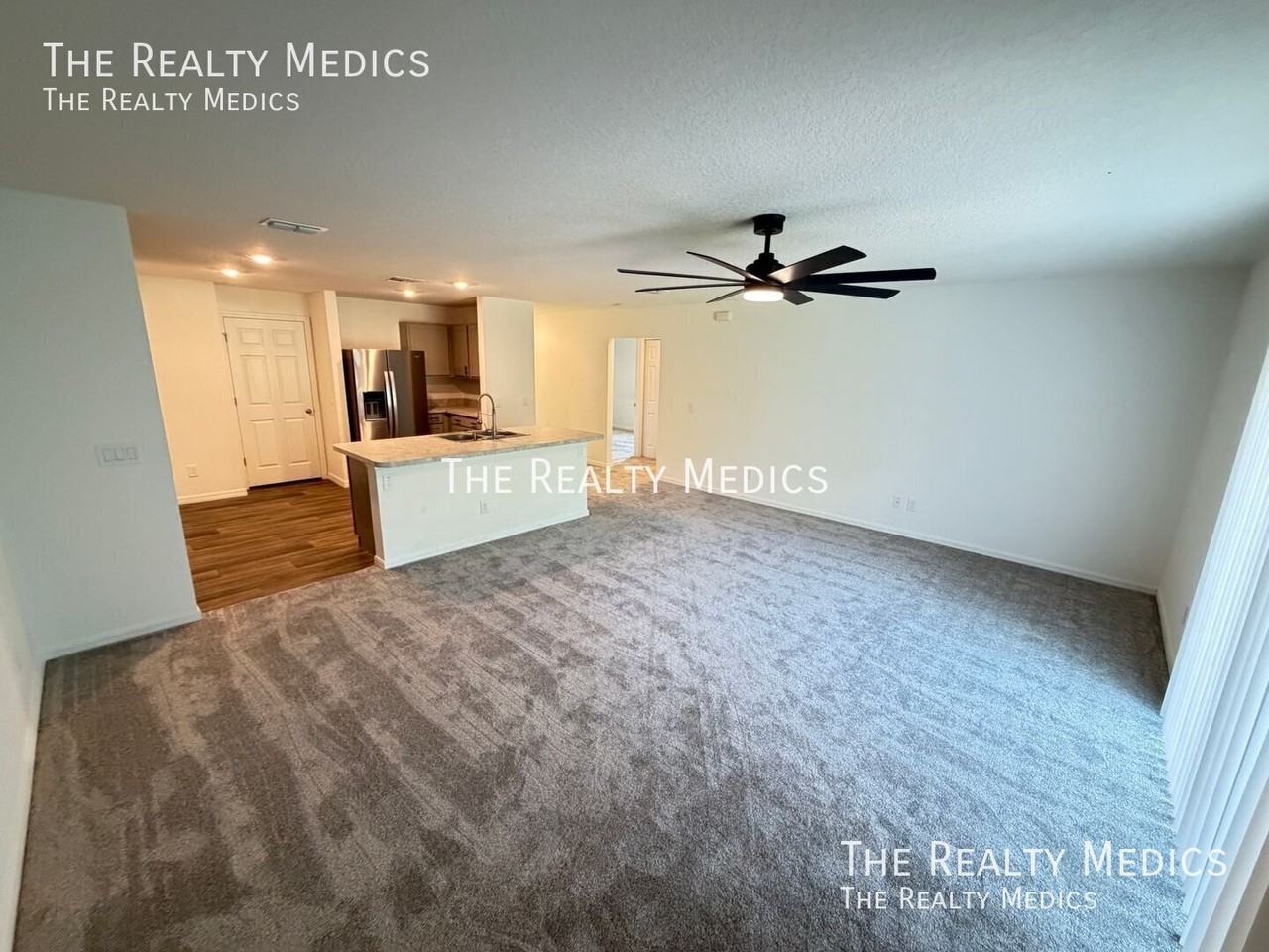 2790 Hague Ave Sw - Photo 4 of 50