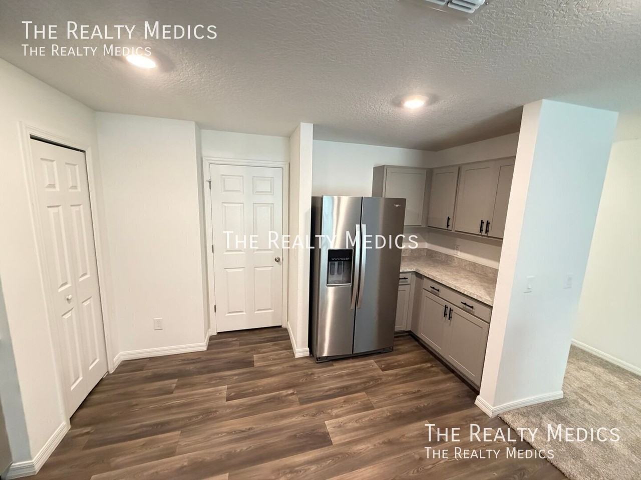 2790 Hague Ave Sw - Photo 5 of 50