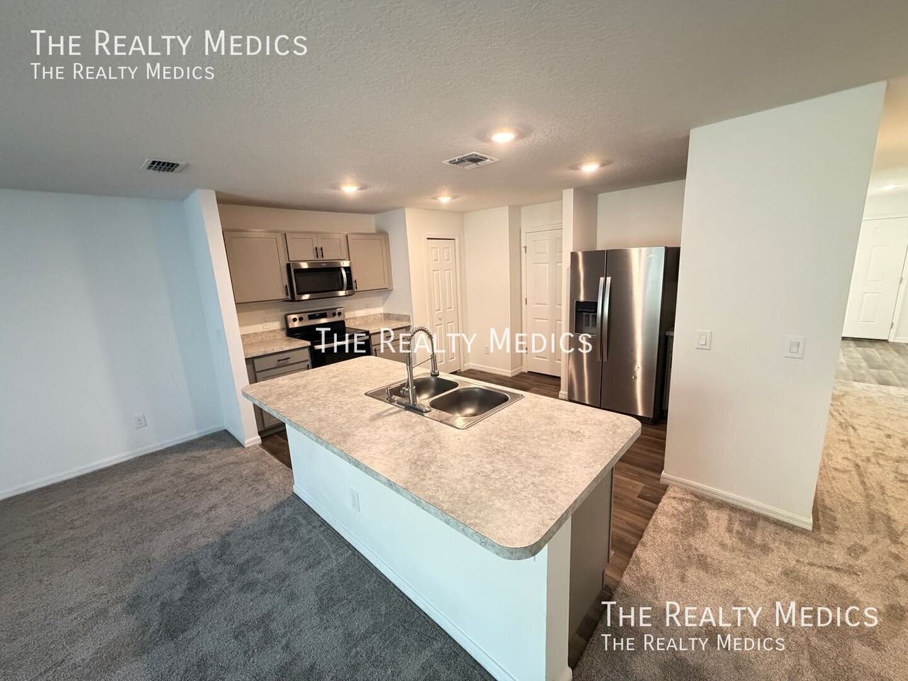 2790 Hague Ave Sw - Photo 6 of 50