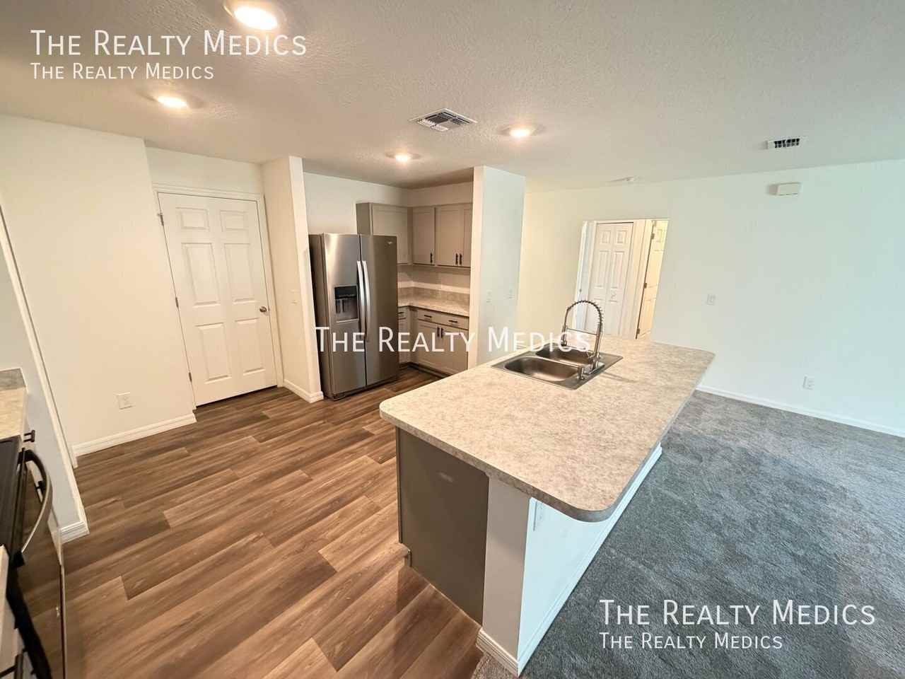 2790 Hague Ave Sw - Photo 7 of 50