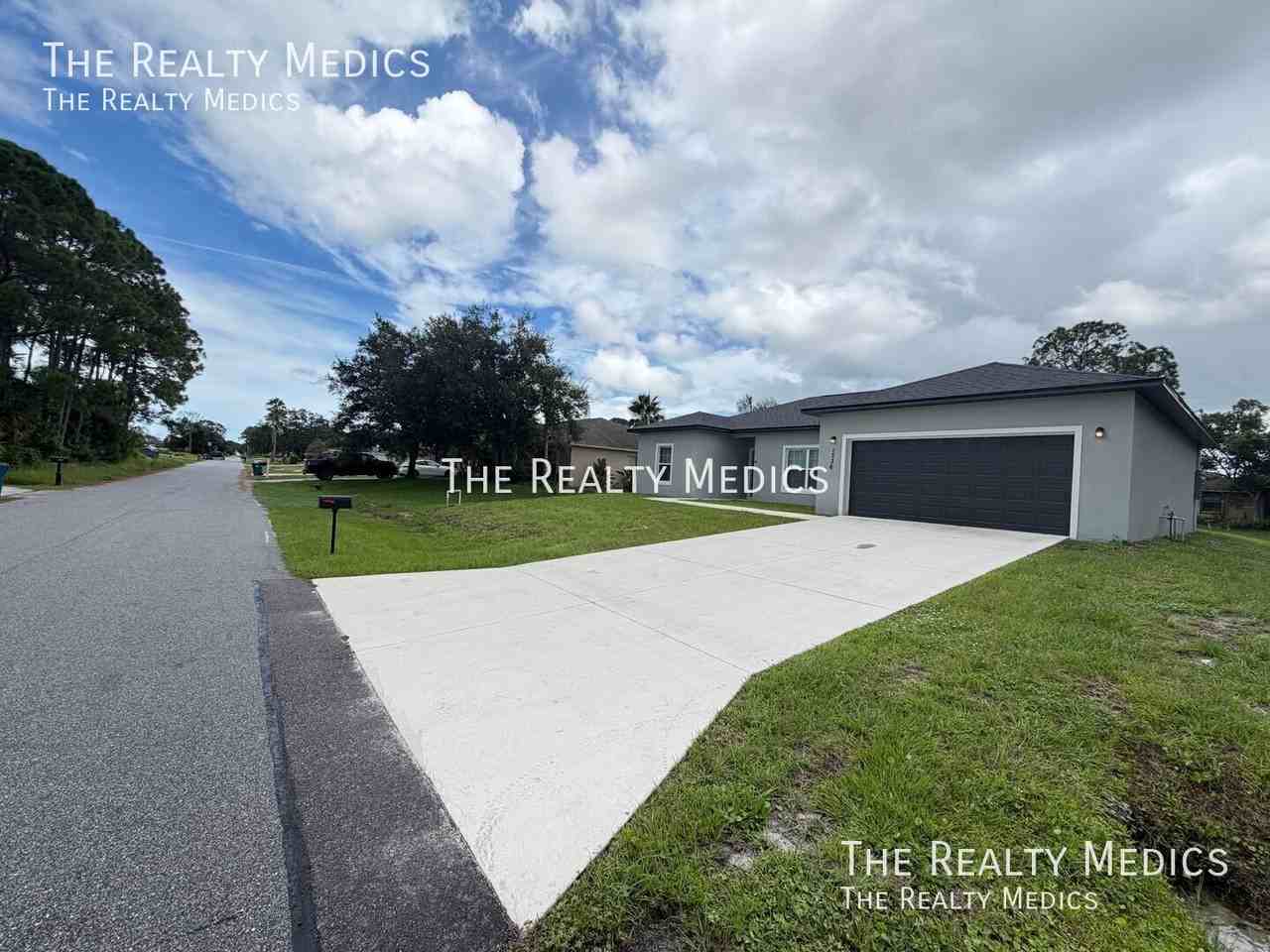 1336 Palau St Se - Photo 3 of 37