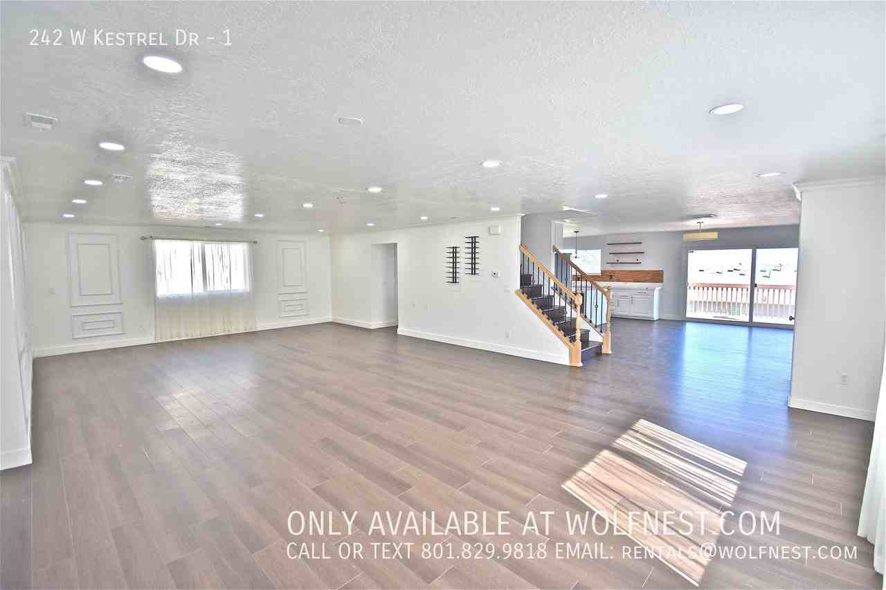 242 W Kestrel Dr #1 - Photo 2 of 40