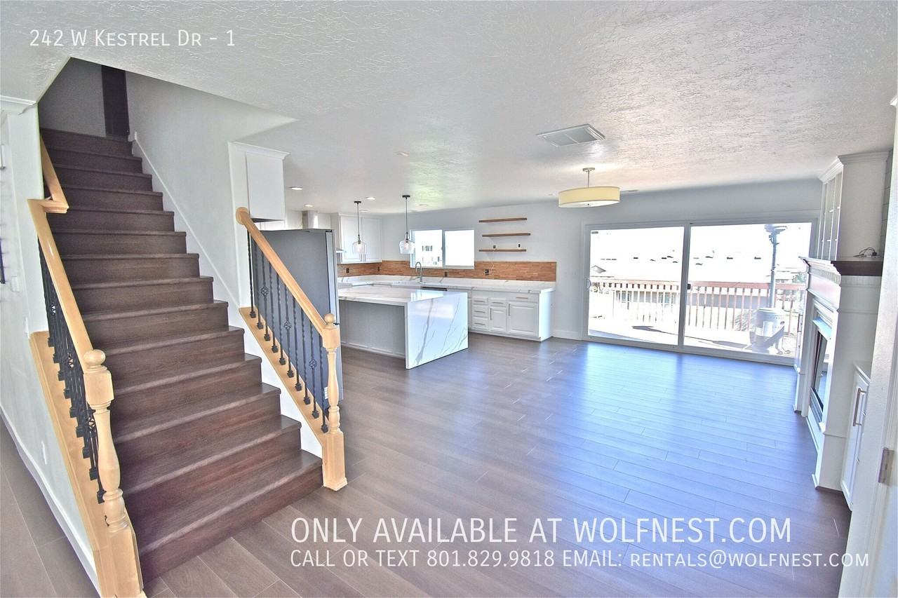 242 W Kestrel Dr #1 - Photo 6 of 40