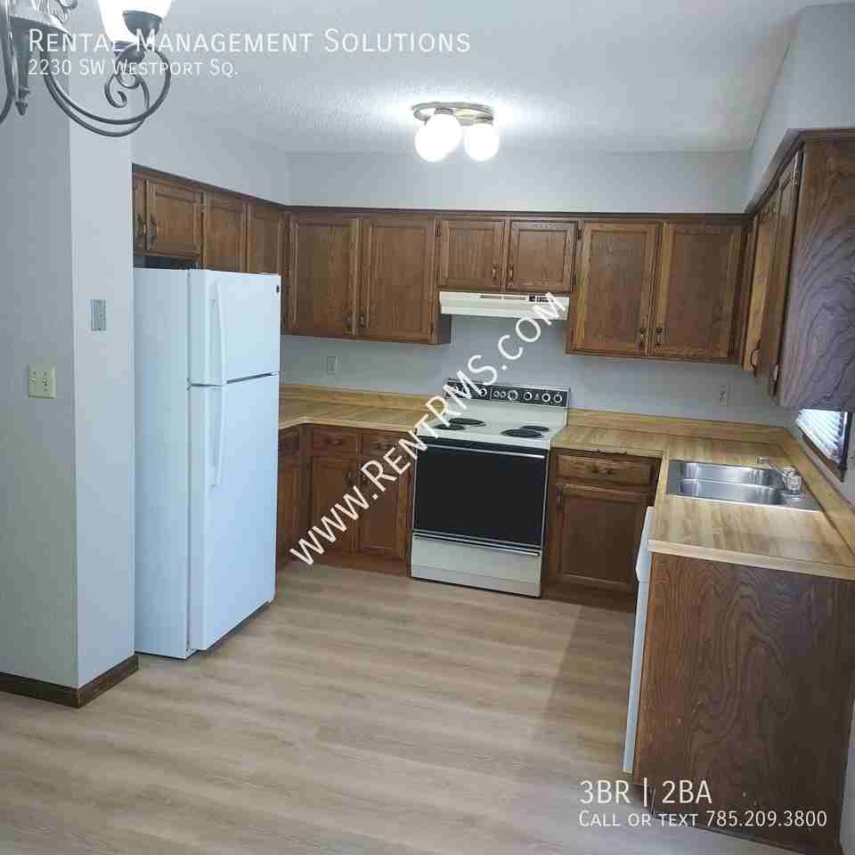 2230 Sw Westport Sq - Photo 5 of 29
