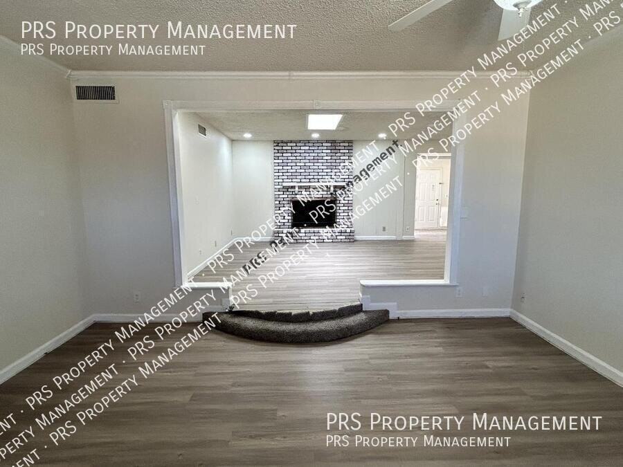 711 N Oracle - Photo 7 of 45