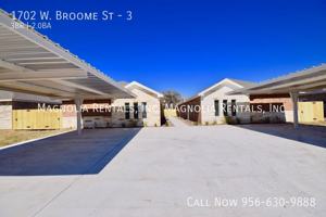 featured image of 1702 W Broome St #3