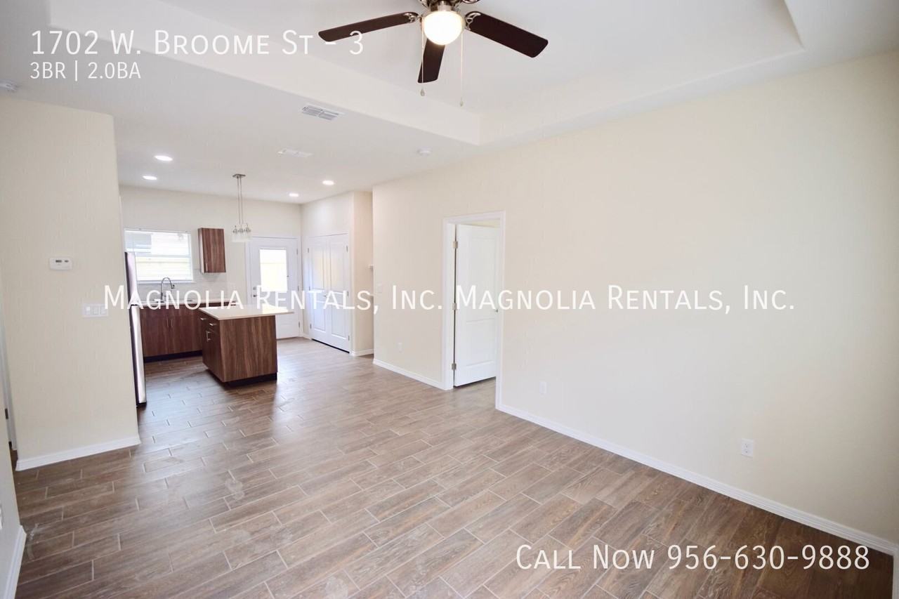 1702 W Broome St #3 - Photo 3 of 17
