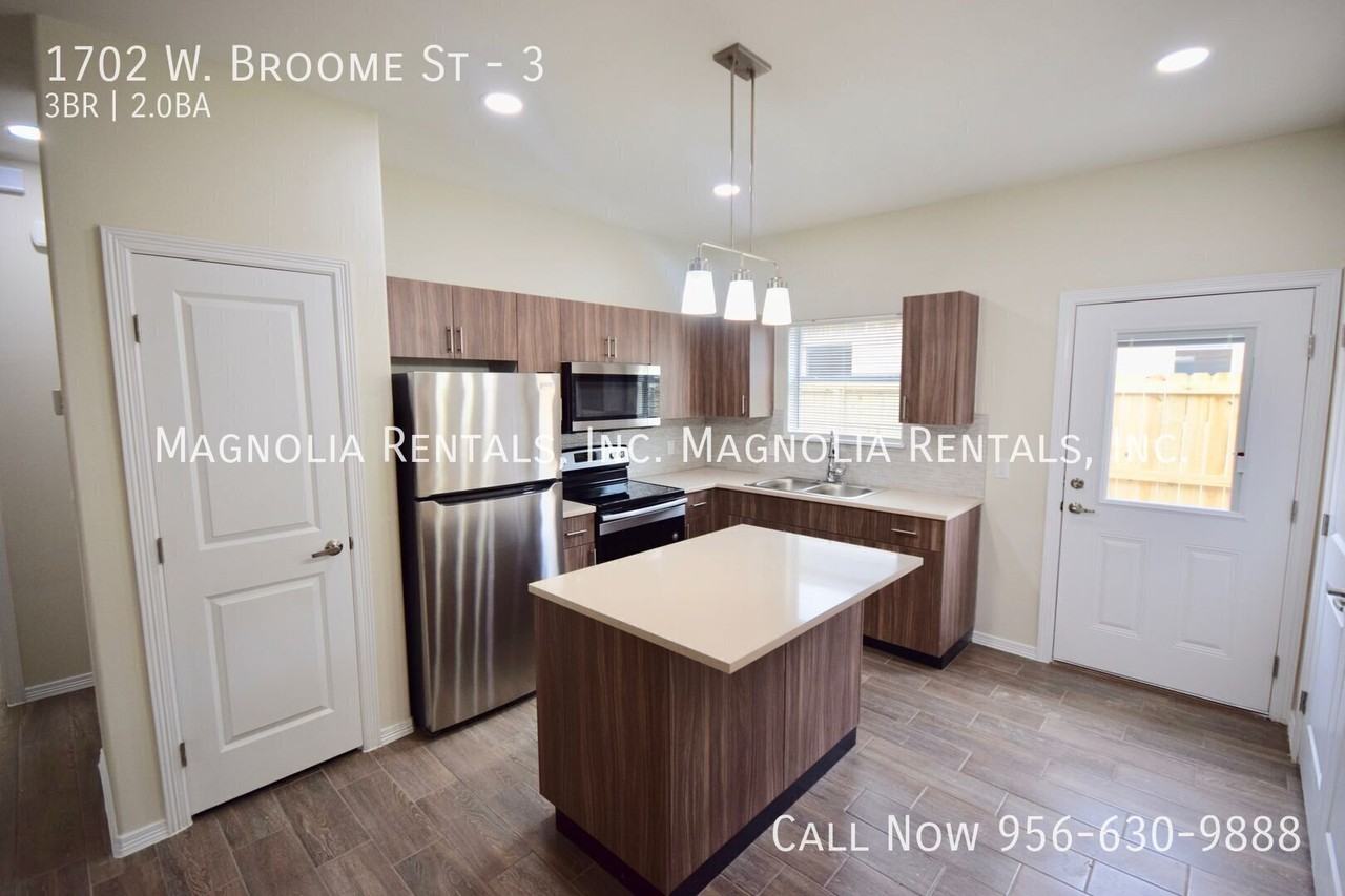1702 W Broome St #3 - Photo 6 of 17