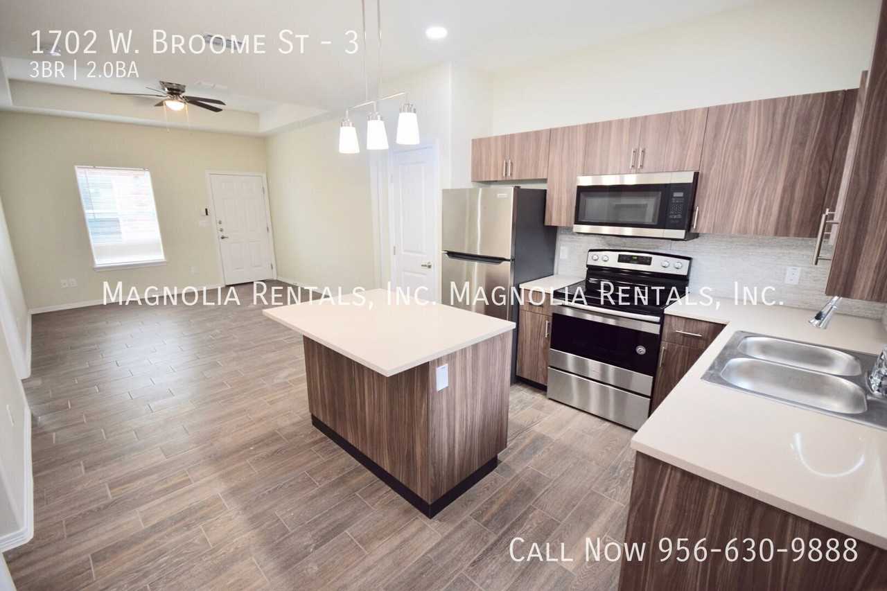 1702 W Broome St #3 - Photo 7 of 17