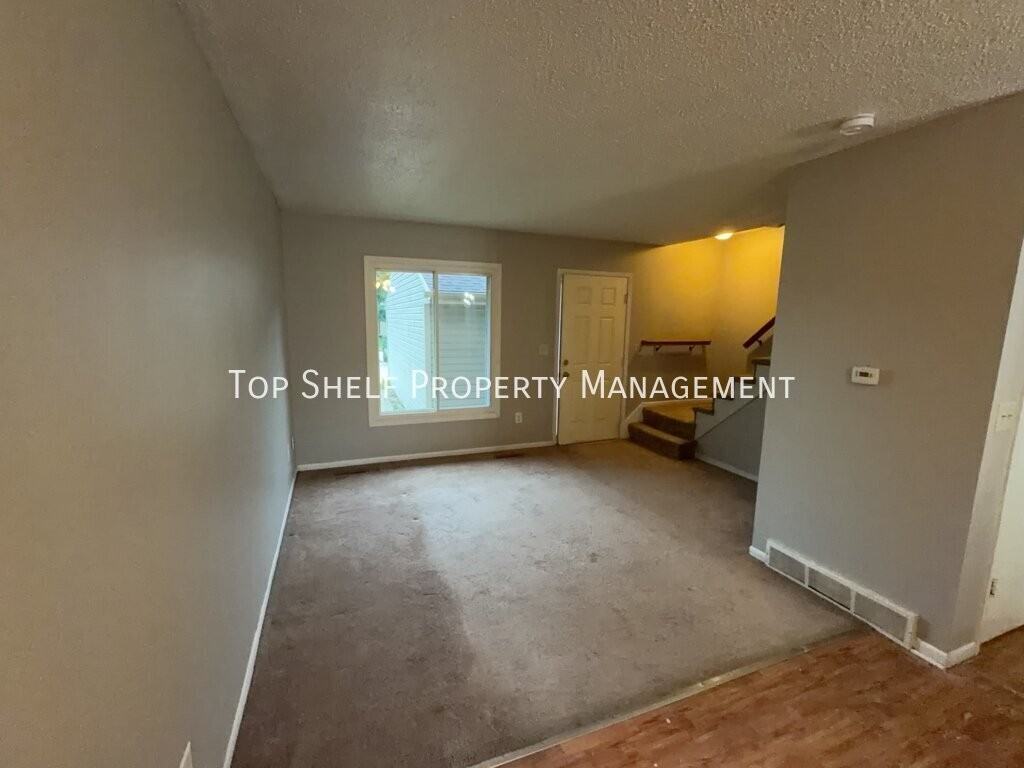5456 Nw 63rd Pl - Photo 4 of 10