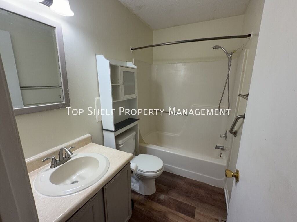 5456 Nw 63rd Pl - Photo 5 of 10