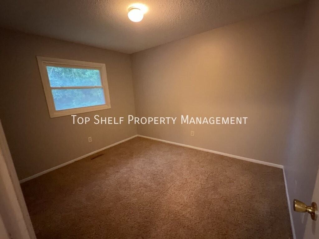5456 Nw 63rd Pl - Photo 6 of 10