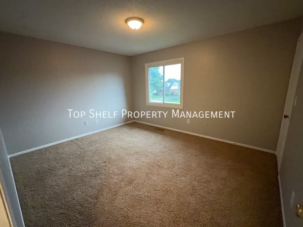 5456 Nw 63rd Pl - Photo 7 of 10