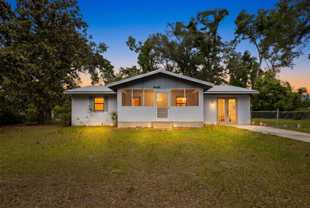 210 Sw Elizabeth Ct #NA - Photo 1 of 1