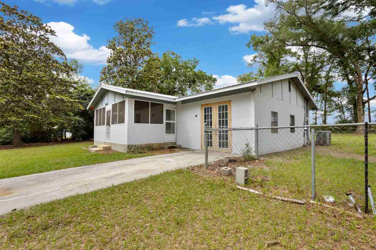 210 Sw Elizabeth Ct #NA - Photo 2 of 13