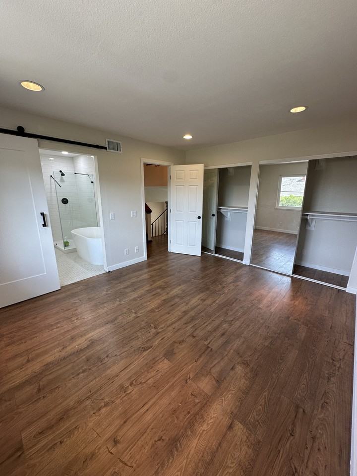 313 Barrington Pl #NA - Photo 7 of 13
