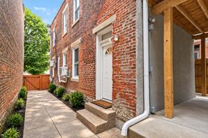 featured image of 2156 W Clifton Ave #2