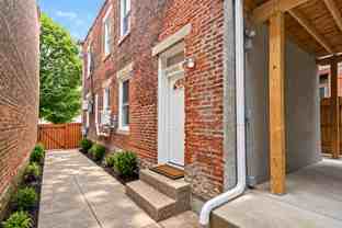 2156 W Clifton Ave #2 - Photo 1 of 1