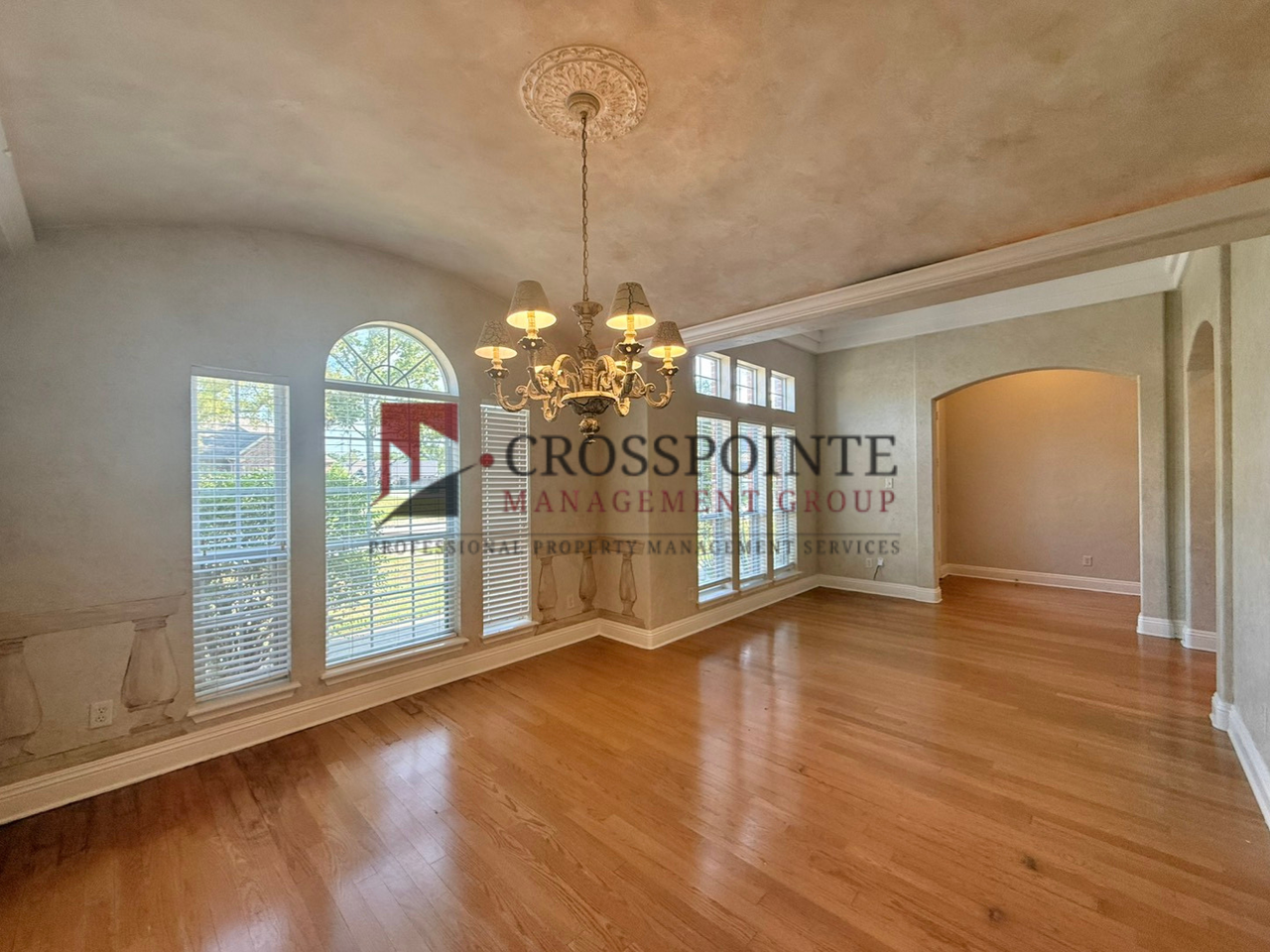 1202 River Bend Dr - Photo 4 of 28