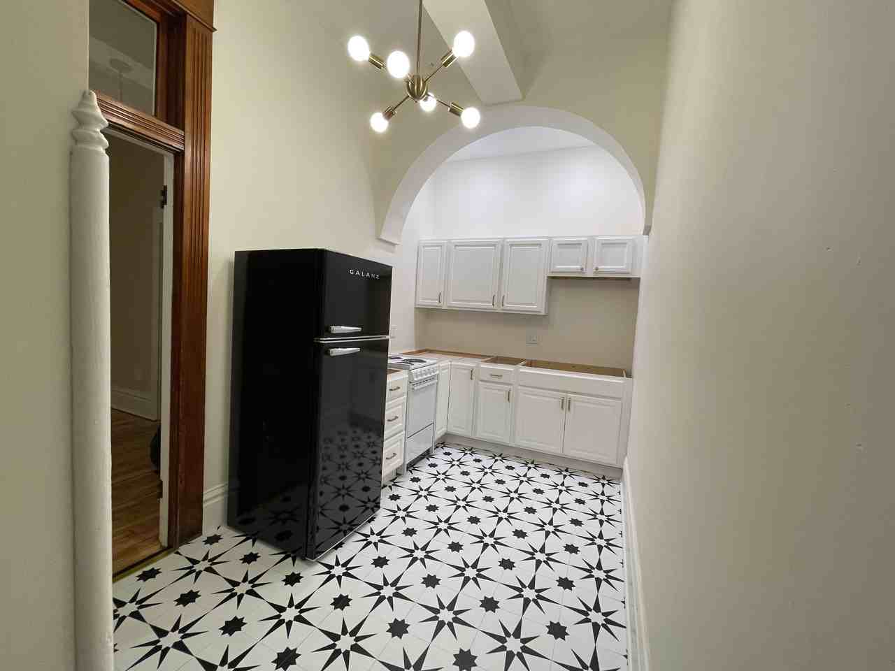 641 Wheeling Ave #B - Photo 7 of 9