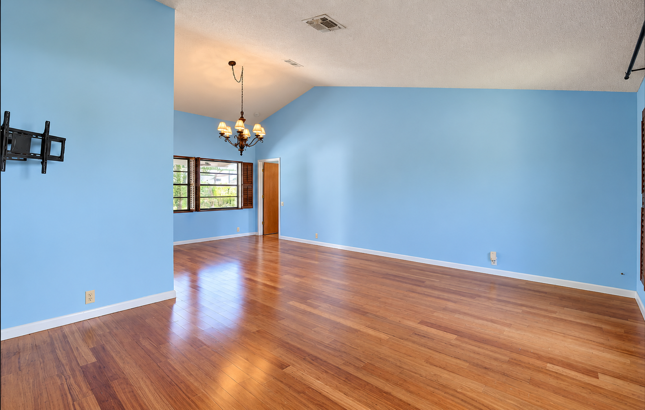 8521 Caitlin Ct #NA - Photo 7 of 38