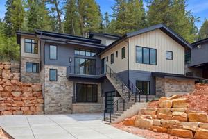 featured image of 4043 W Crest Ct #NA
