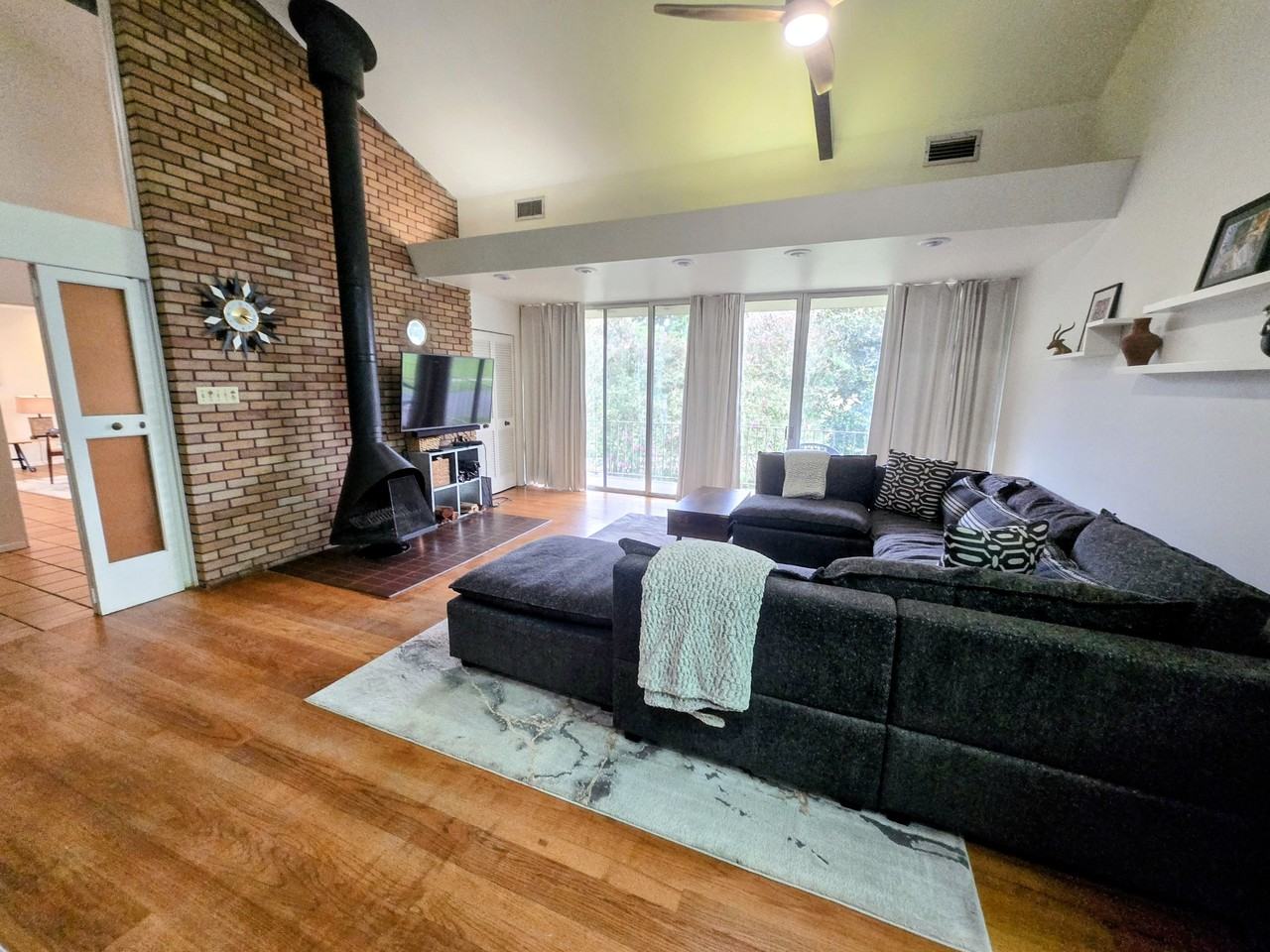 6817 Riverside Dr #1 - Photo 2 of 16