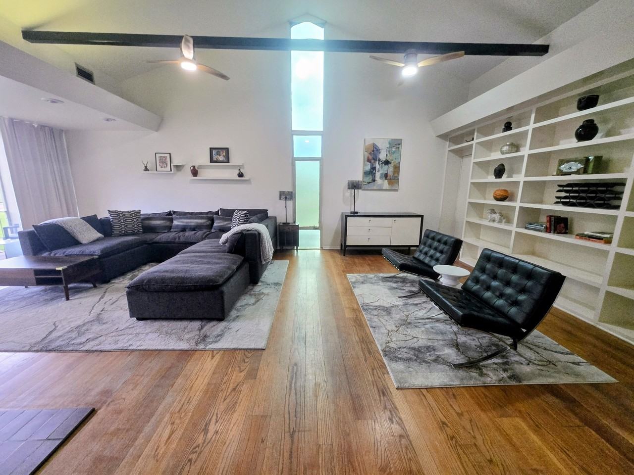 6817 Riverside Dr #1 - Photo 3 of 16