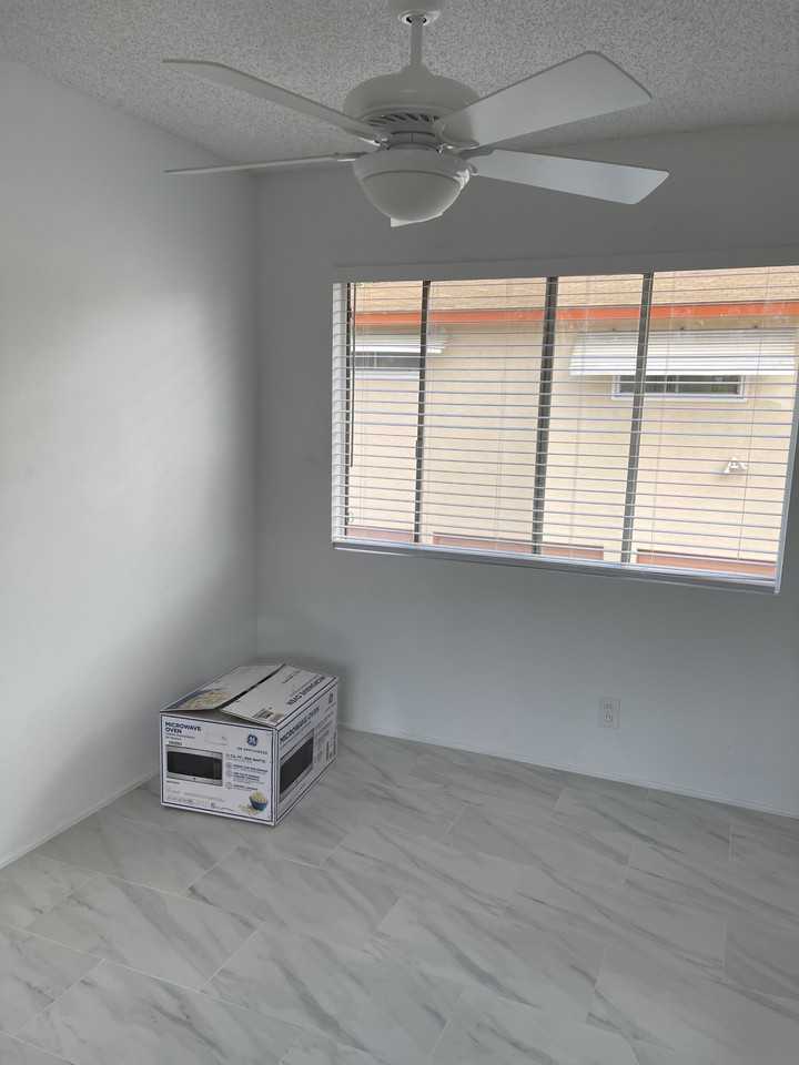 210 S Laxore St #D - Photo 4 of 12