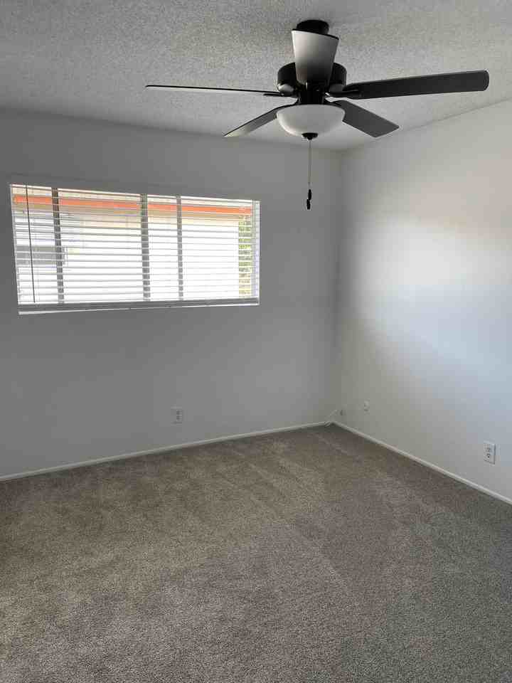 210 S Laxore St #D - Photo 5 of 12