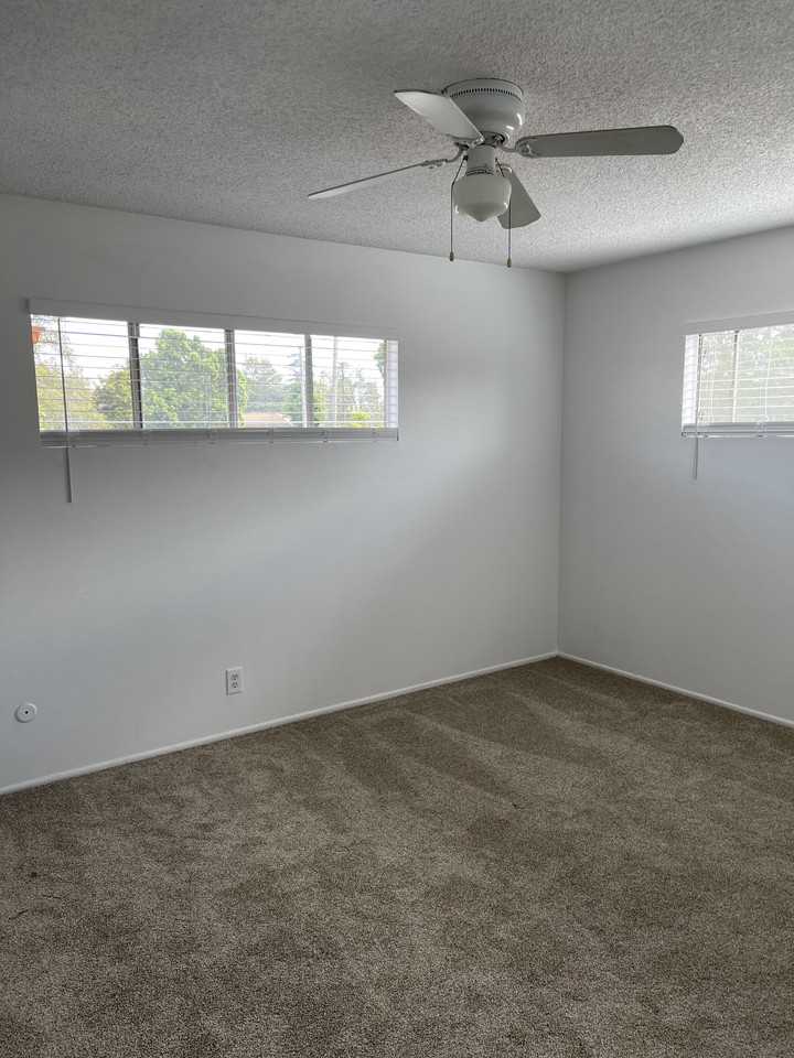 210 S Laxore St #D - Photo 6 of 12