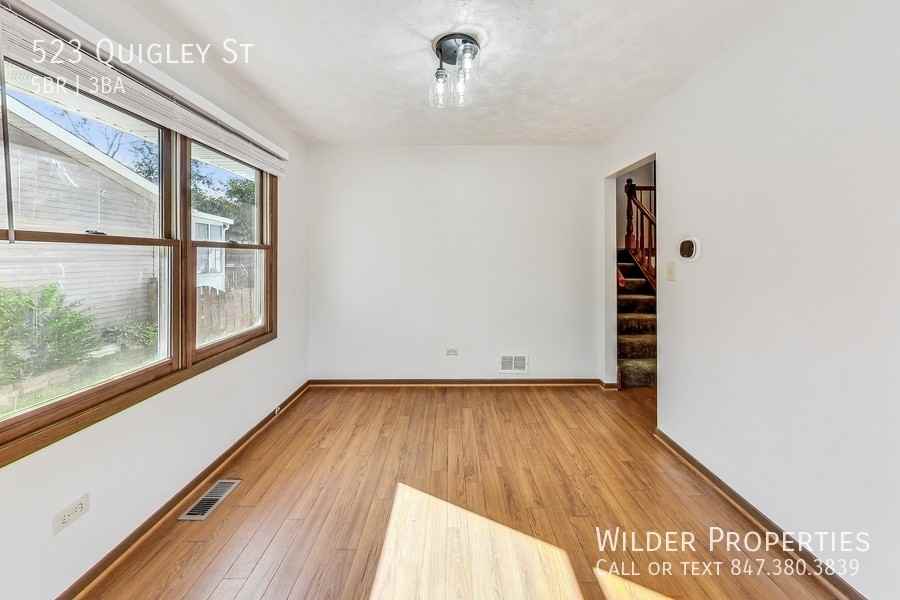 523 Quigley St - Photo 4 of 19
