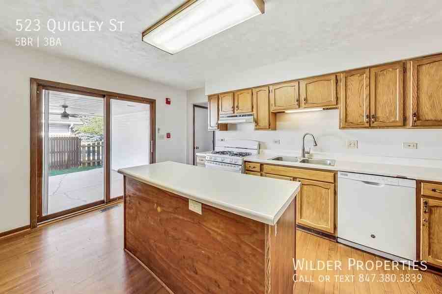523 Quigley St - Photo 6 of 19
