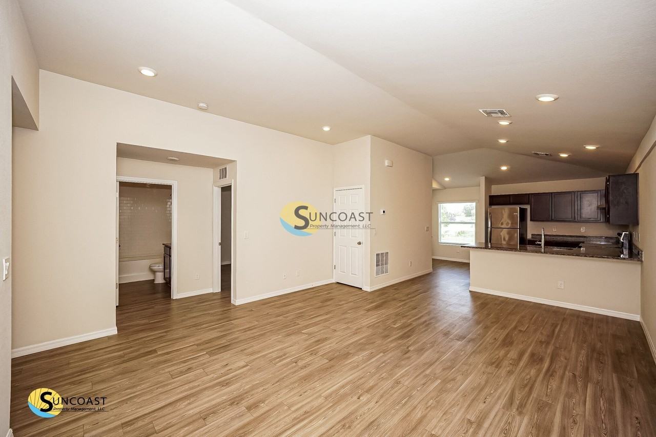 17142 Nixon Ave - Photo 6 of 20