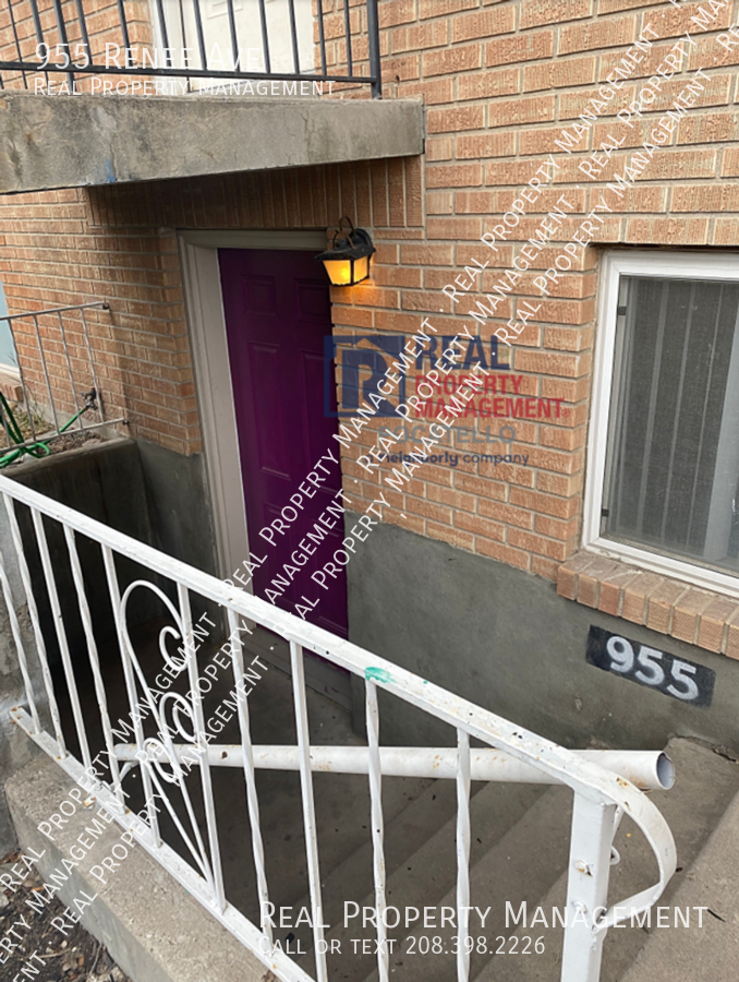 955 Renee Ave - Photo 2 of 12