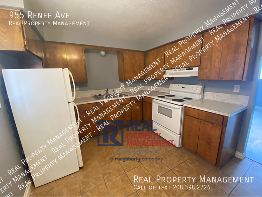 955 Renee Ave - Photo 3 of 12