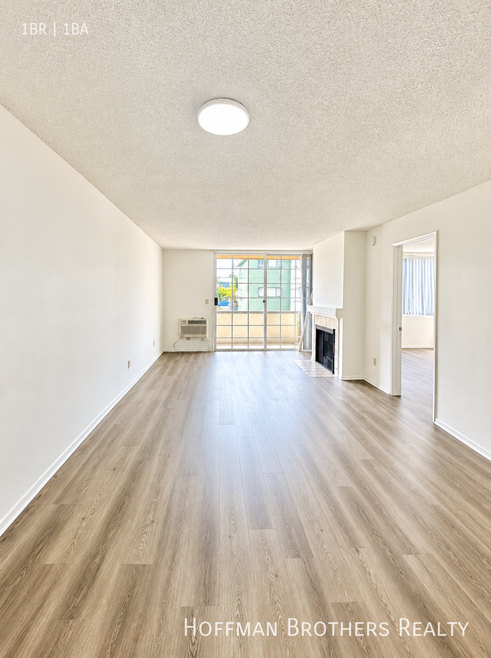 9915 National Blvd #106