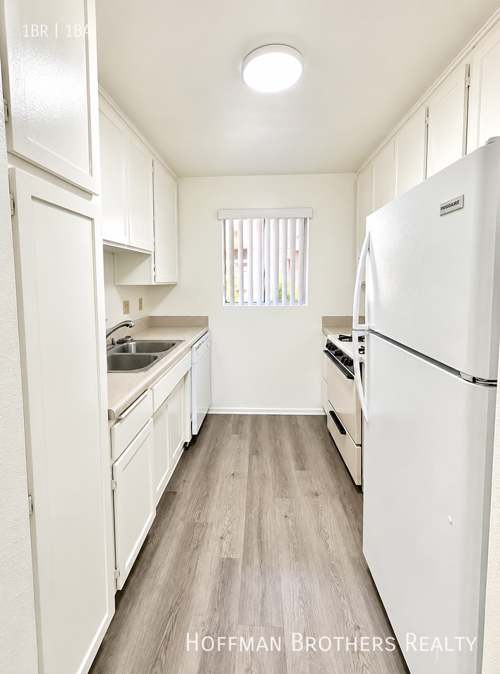 9915 National Blvd #106 - Photo 2 of 5