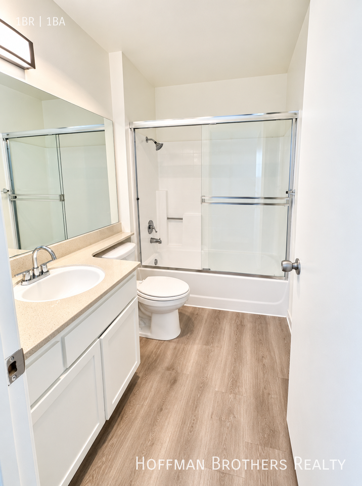 9915 National Blvd #106 - Photo 5 of 5