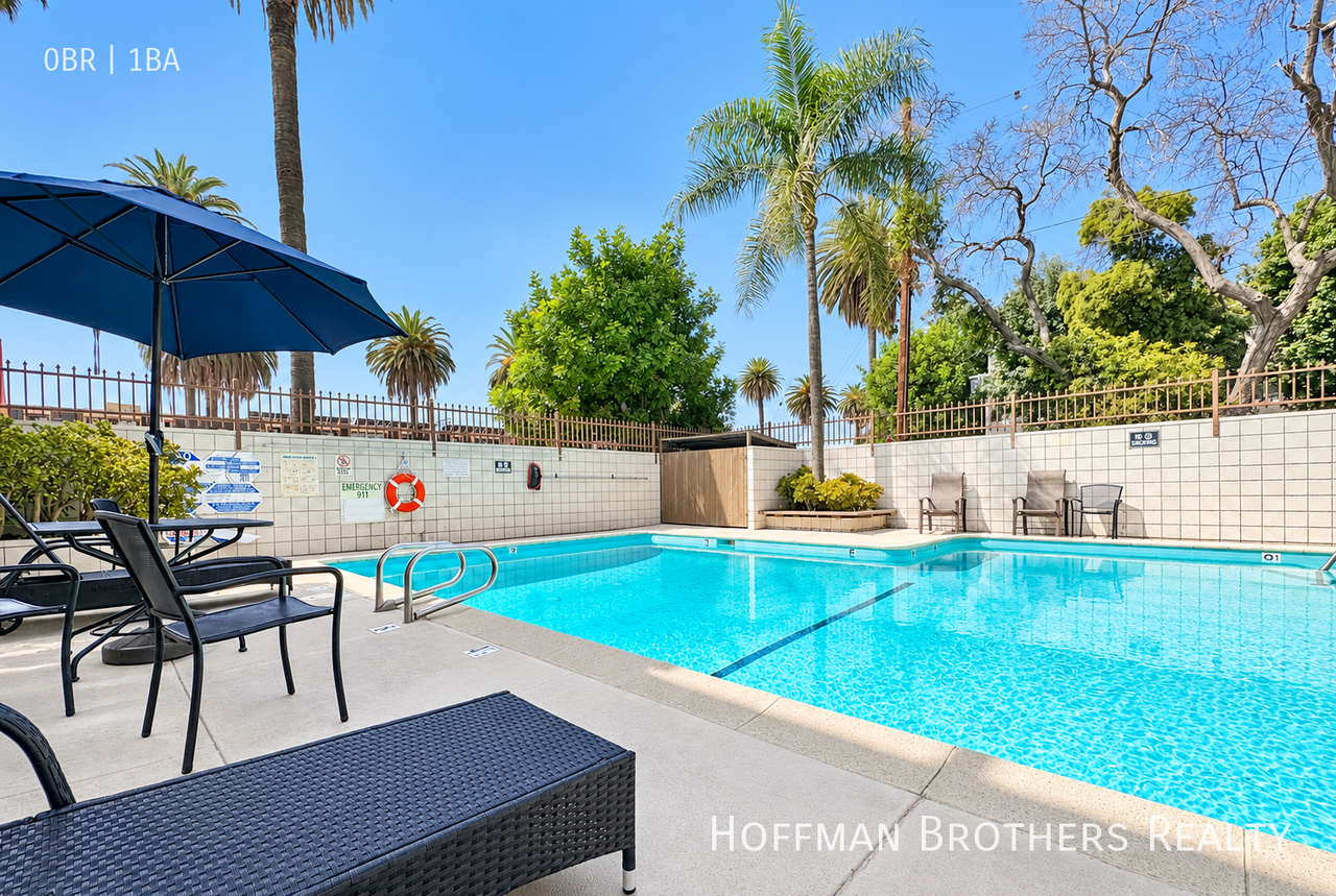 17821 Sherman Way #14 - Photo 4 of 13