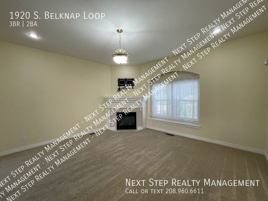1920 S Belknap Loop - Photo 3 of 22